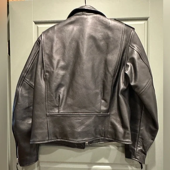 Harley Davidson women’s leather riding jacket. - Picture 2 of 9
